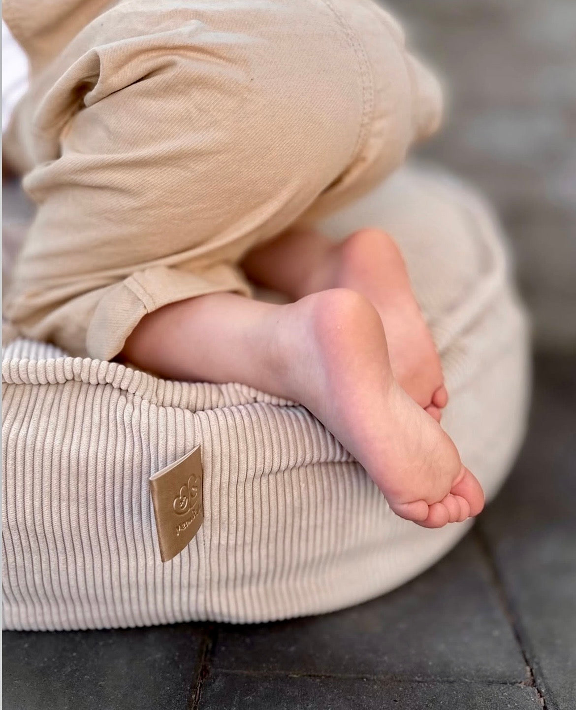 Coussin de sol rond en velours Corduroy à fines côtes Slimcord