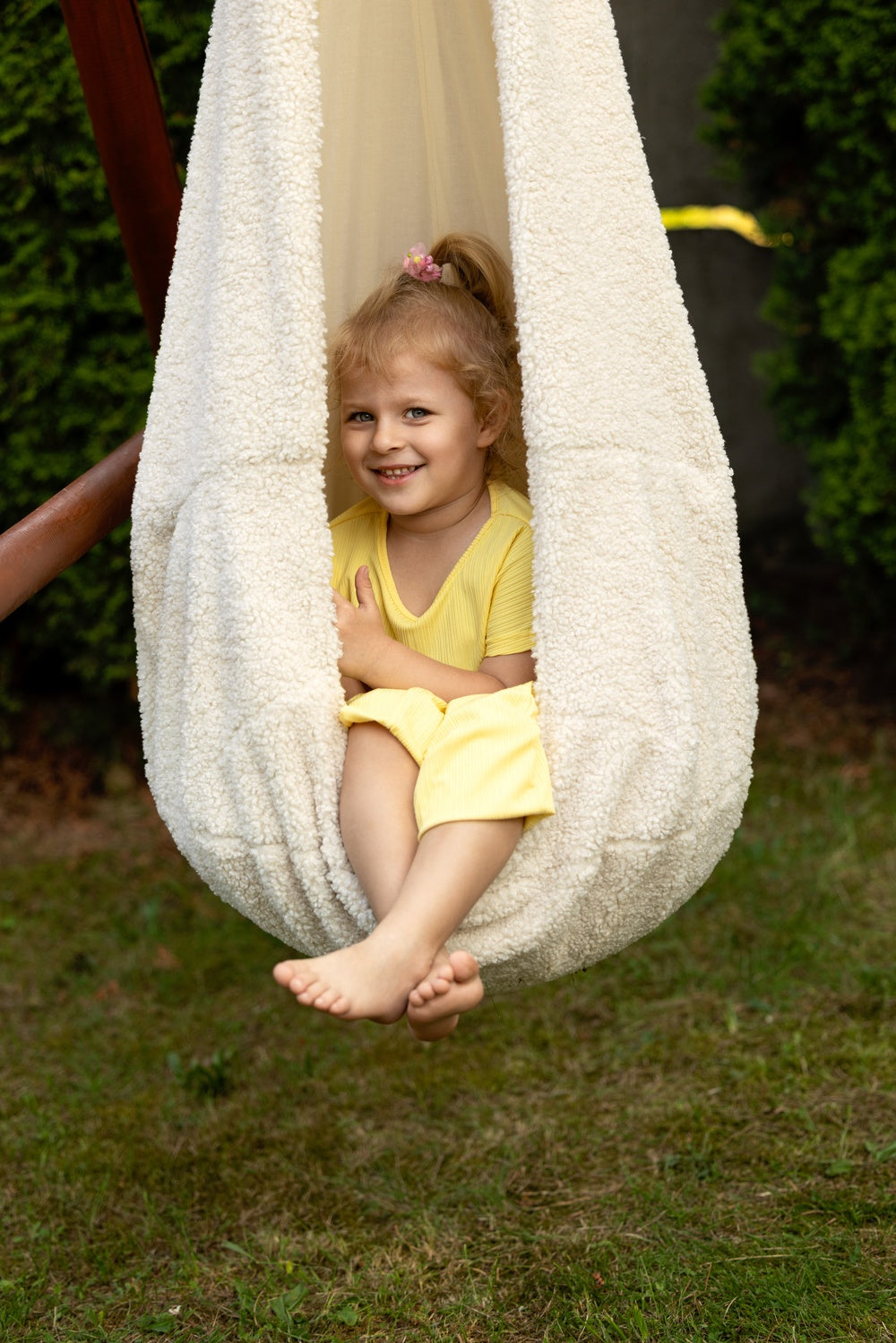 Balançoire Cocon d'intérieur, en peluche Bearly - Crème