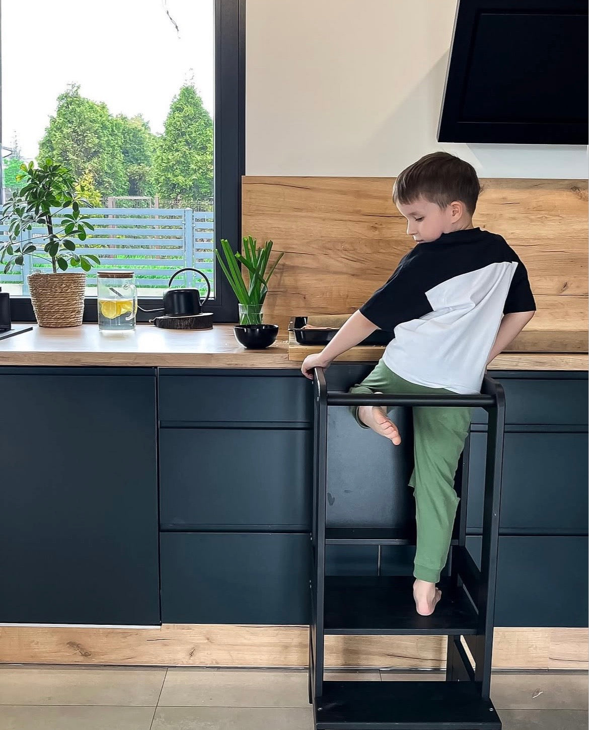 Tour d'observation Montessori ajustable, avec ou sans tableau noir | 3 hauteurs