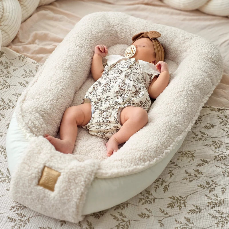 Nid d’ange, réducteur de lit pour bébé en peluche Bearly