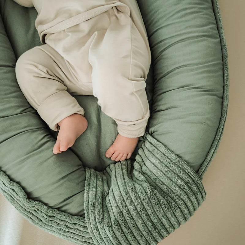 Nid d'ange, réducteur de lit pour bébé en velours Corduroy à larges côtes Aesthetic