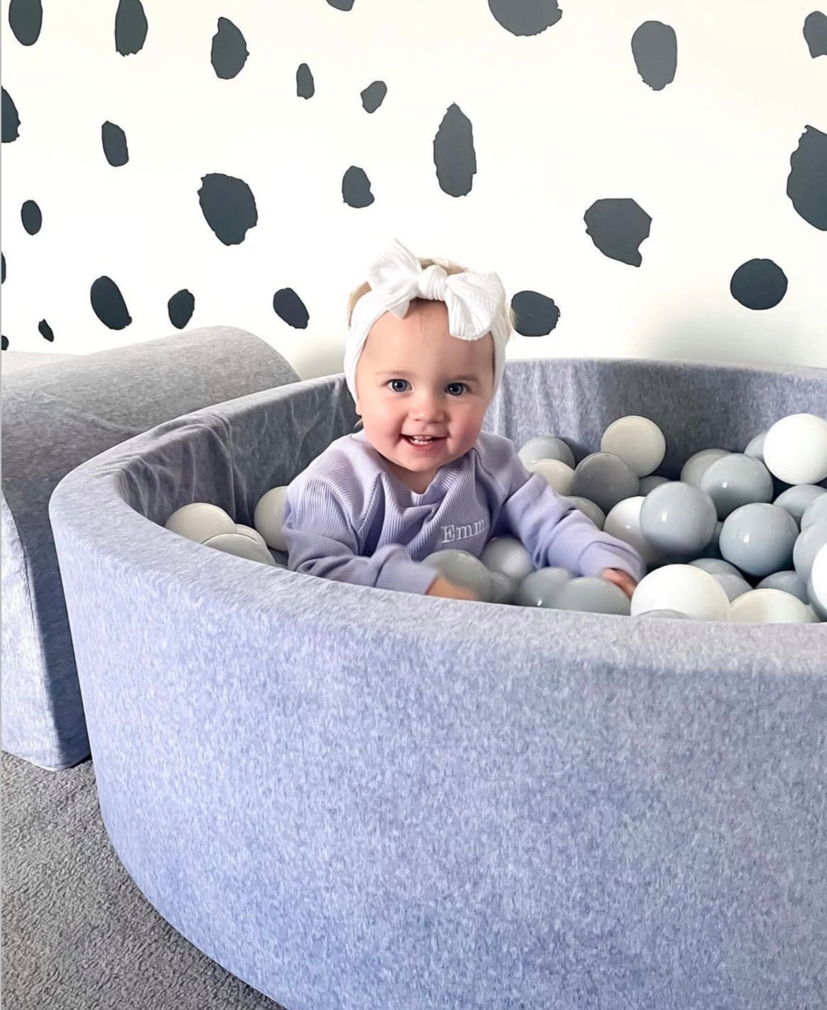 Piscine à balles ronde 90x30 cm en velours, 200 balles - Gris | Balles au choix