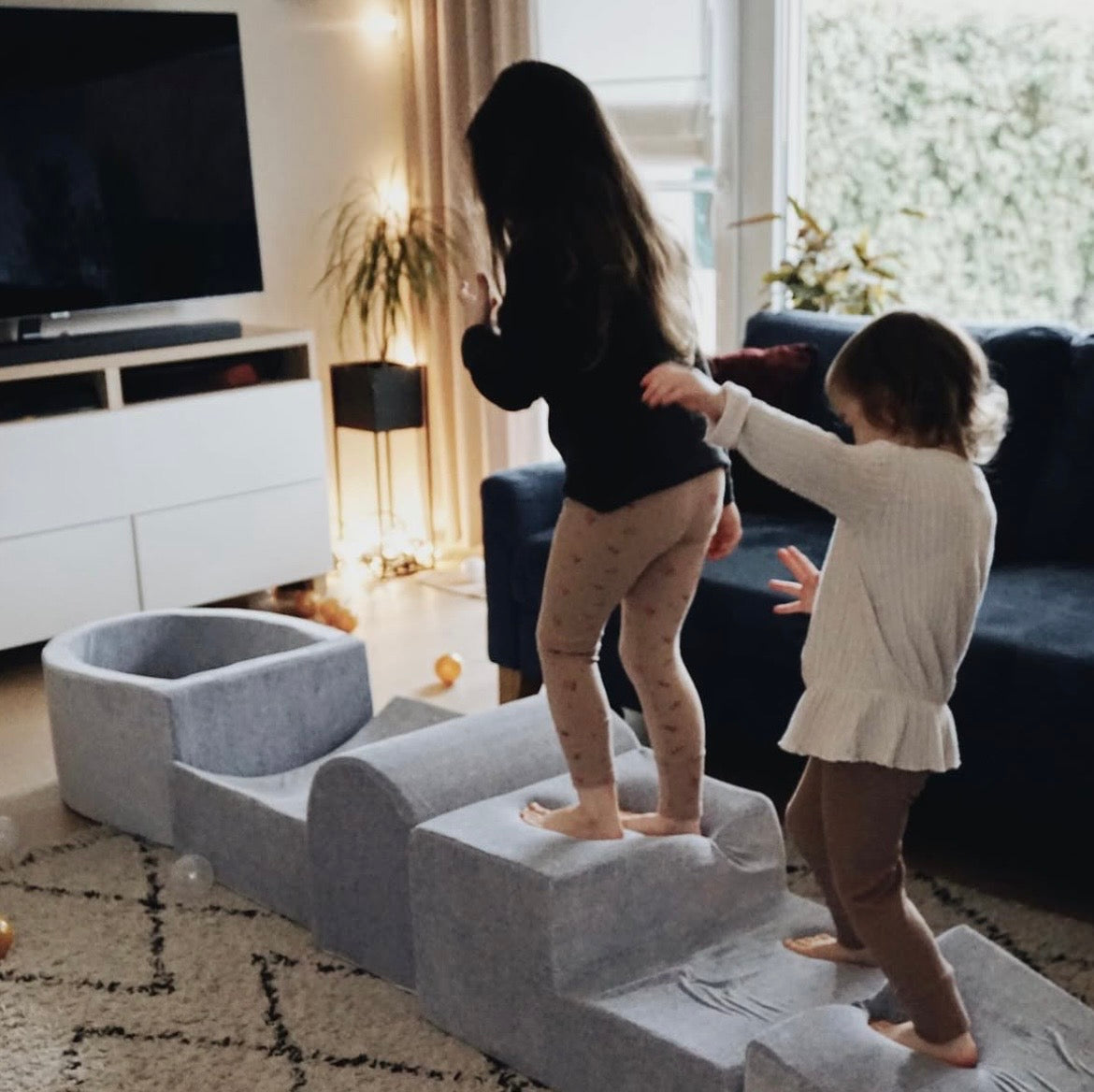 Parcours de motricité avec petite piscine à balles, en velours - Beige | Balles au choix
