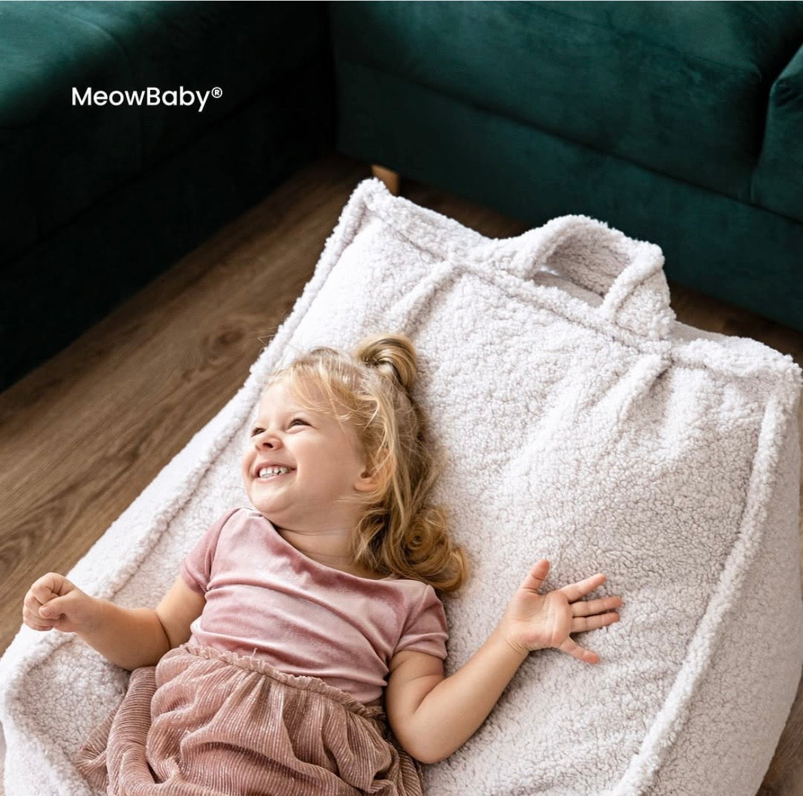 Pouf carré en peluche Bearly
