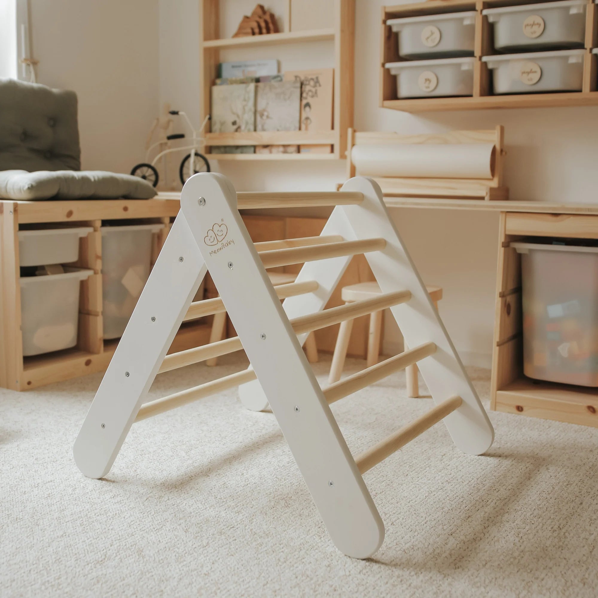 Triangle de Pikler en bois avec rampe