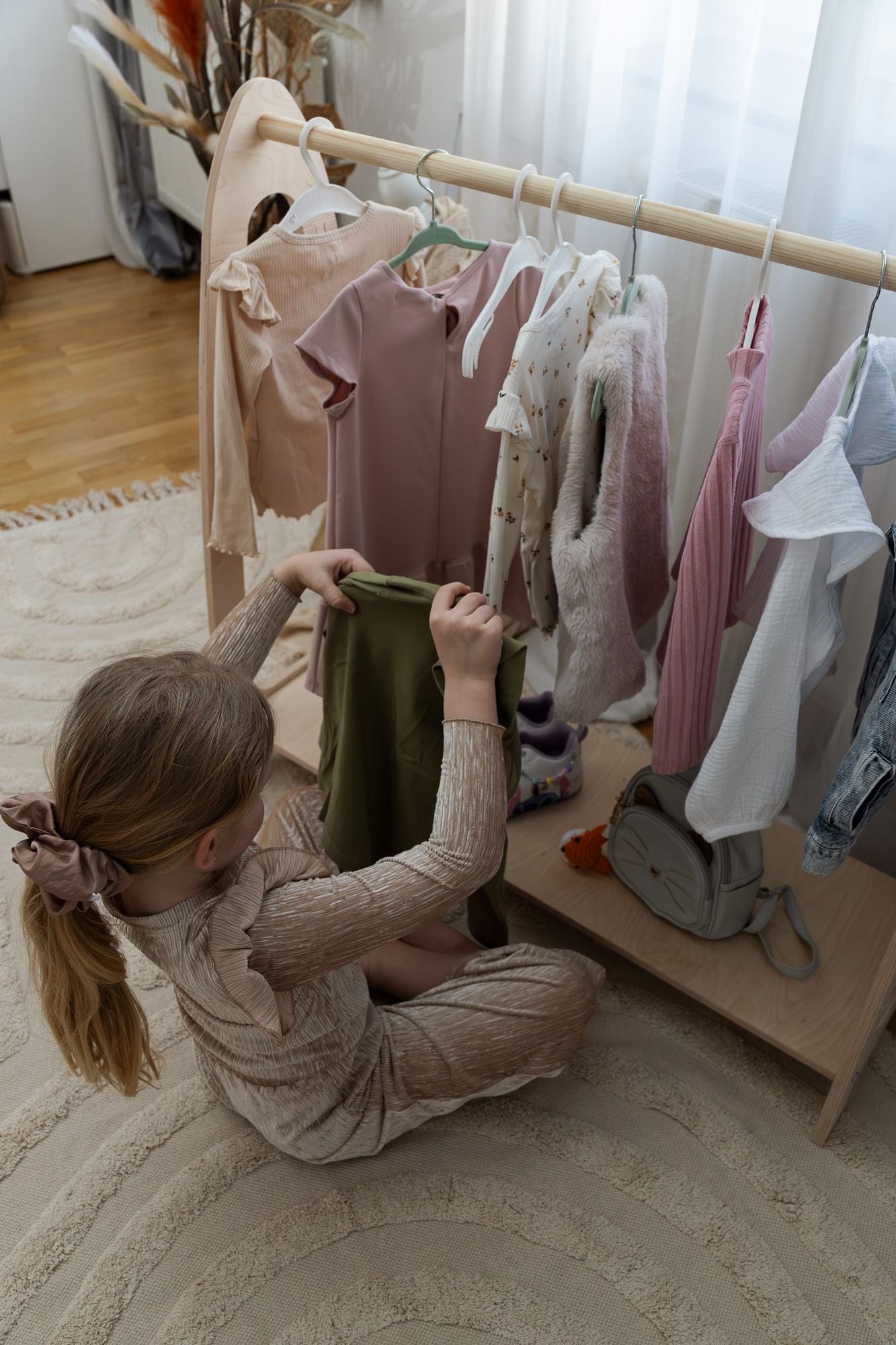 Meowbaby Soft Hanger - Wooden Clothes Rail With Shelve For Kids Bedroom