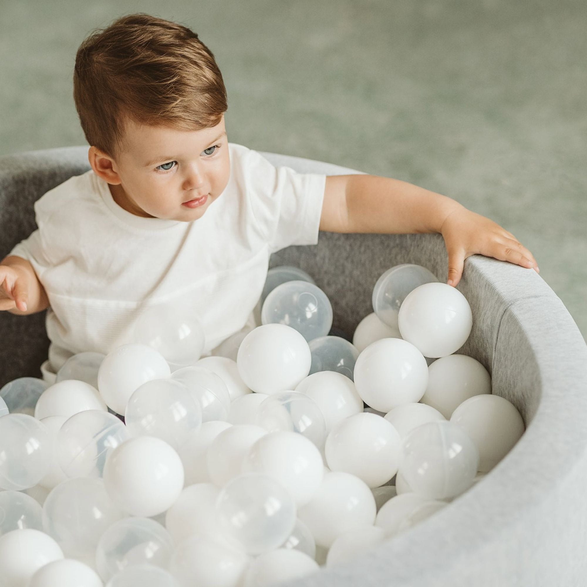 Meowbaby Velvet Foam Baby Ball Pit Magenta | Balls to Choose