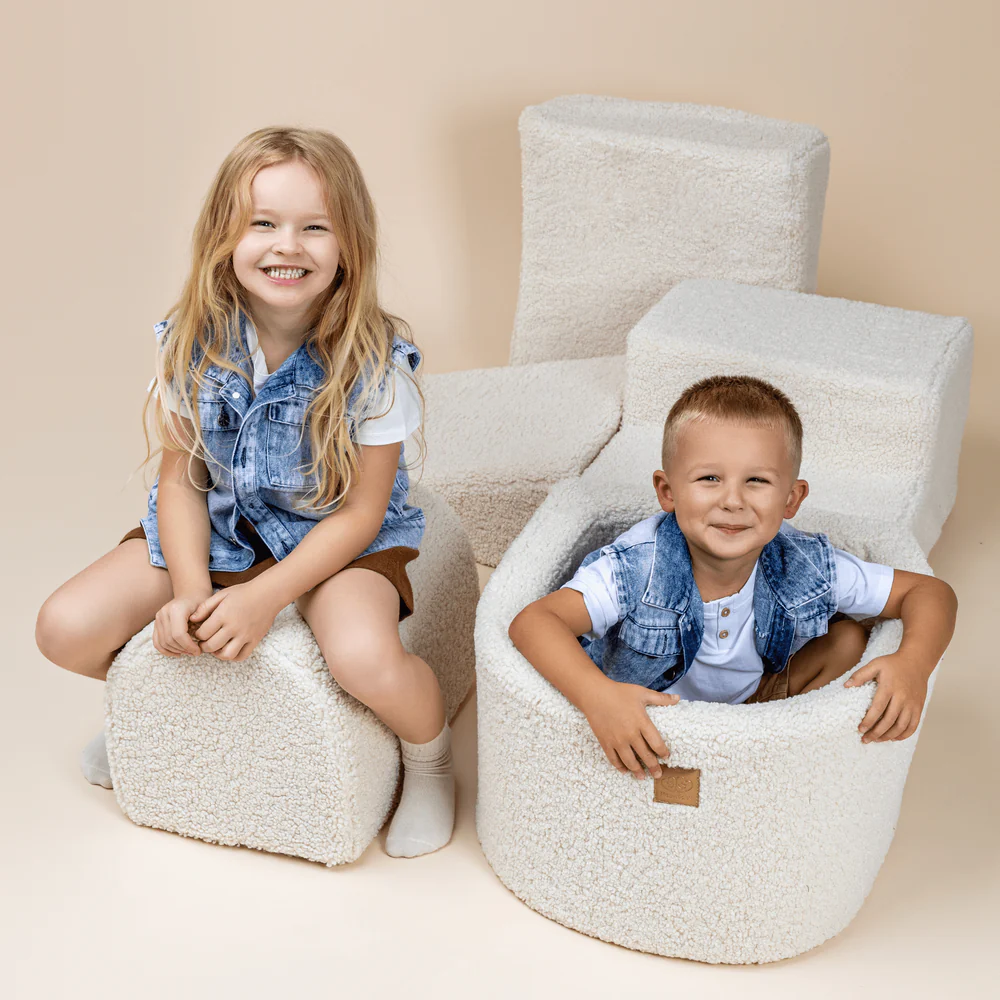 Parcours de motricité avec petite piscine à balles, en peluche Bearly - Blanc cassé | Balles au choix