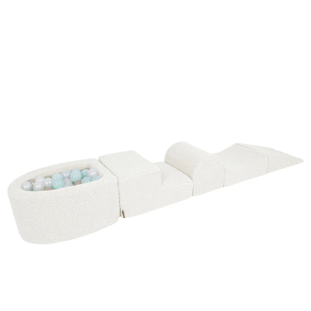 Parcours de motricité avec petite piscine à balles, en peluche Bearly - Blanc | Balles au choix