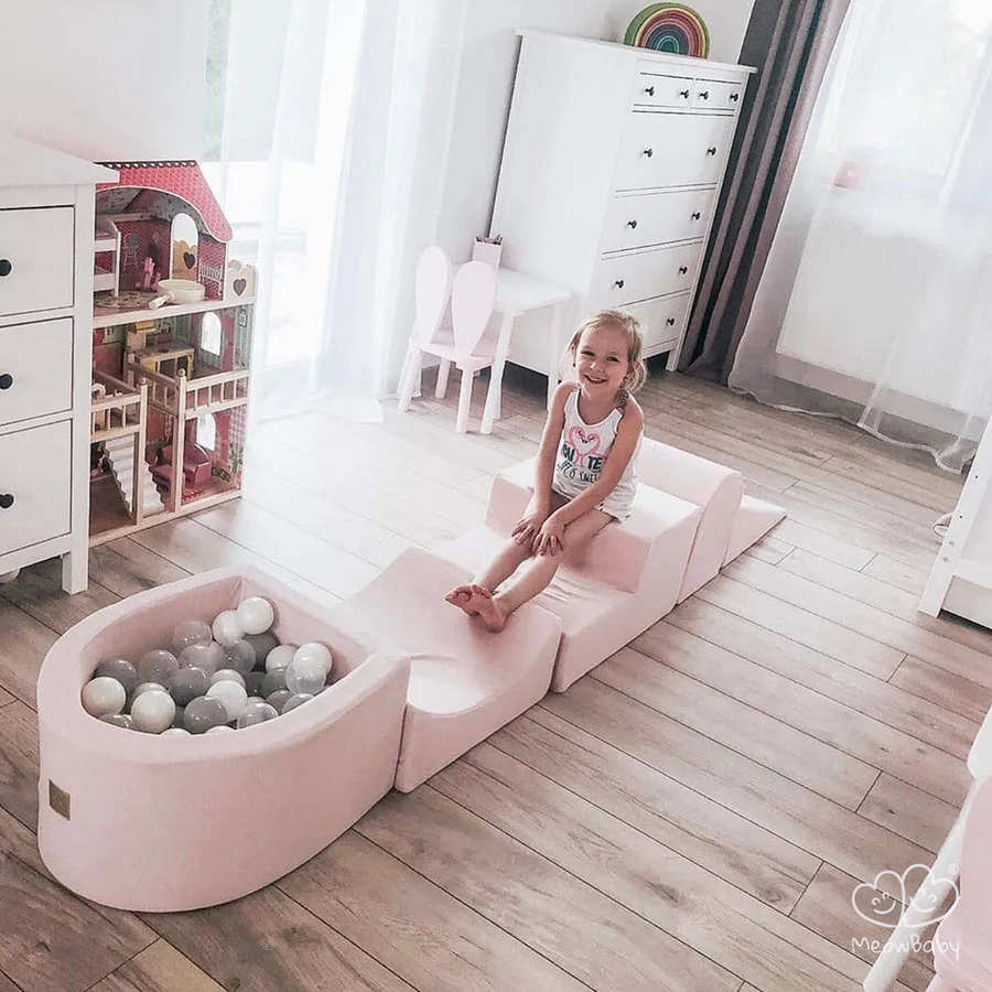 Parcours de motricité avec petite piscine à balles, en velours - Rose | Balles au choix