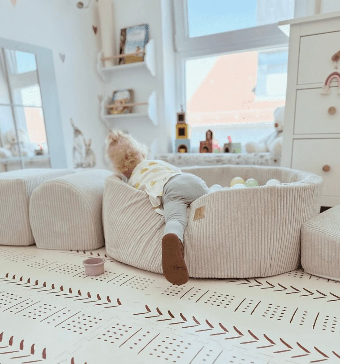 Piscine à balles Aesthetic ronde 90x30 cm en velours Corduroy à larges côtes Aesthetic, 200 balles - Écru | Balles au choix