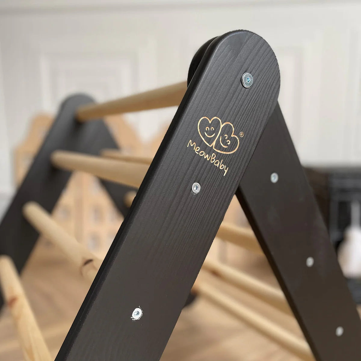 Triangle de Pikler en bois, avec option cabane