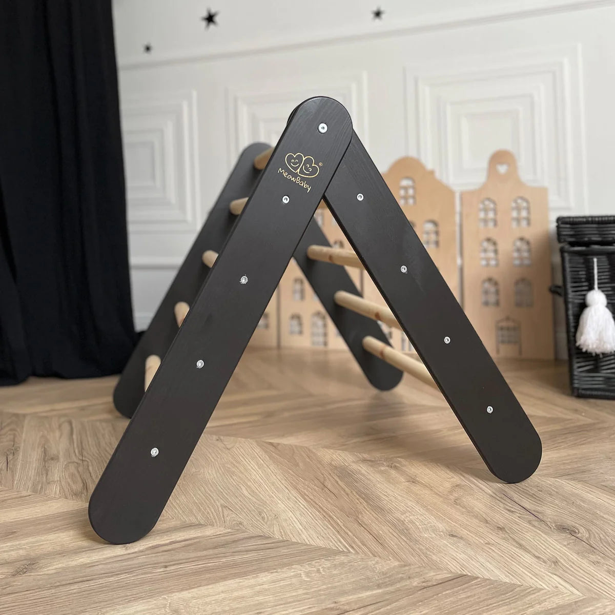 Triangle de Pikler en bois, avec option cabane
