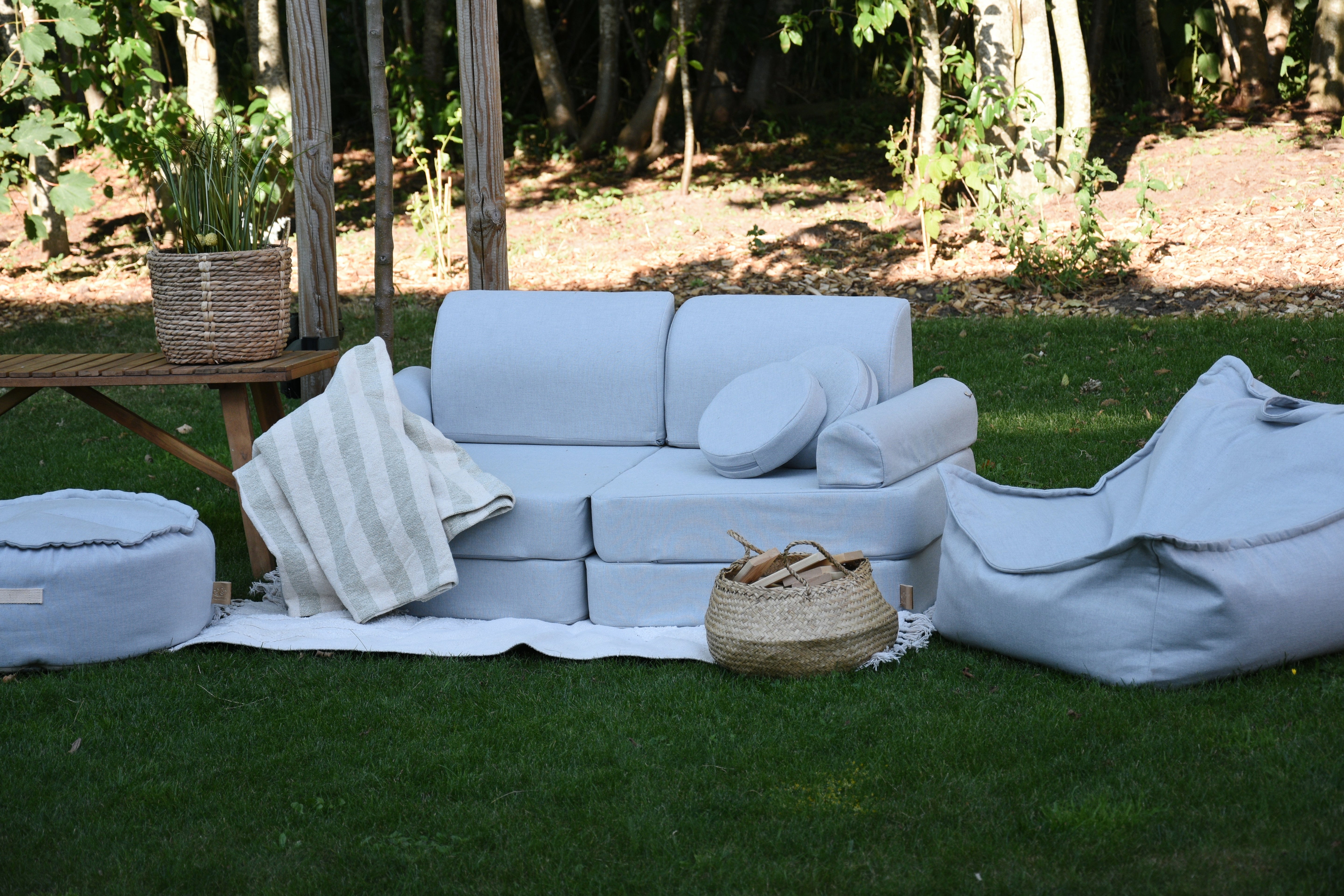 Pouf carré d'extérieur en toile déperlante et résistante aux UV Outzy