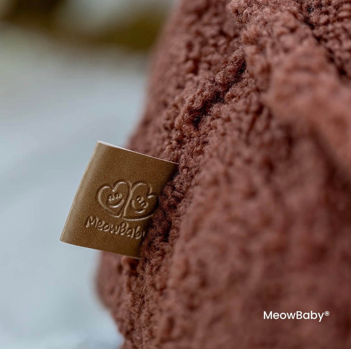 Parcours de motricité avec petite piscine à balles, en peluche Bearly - Marron | Balles au choix