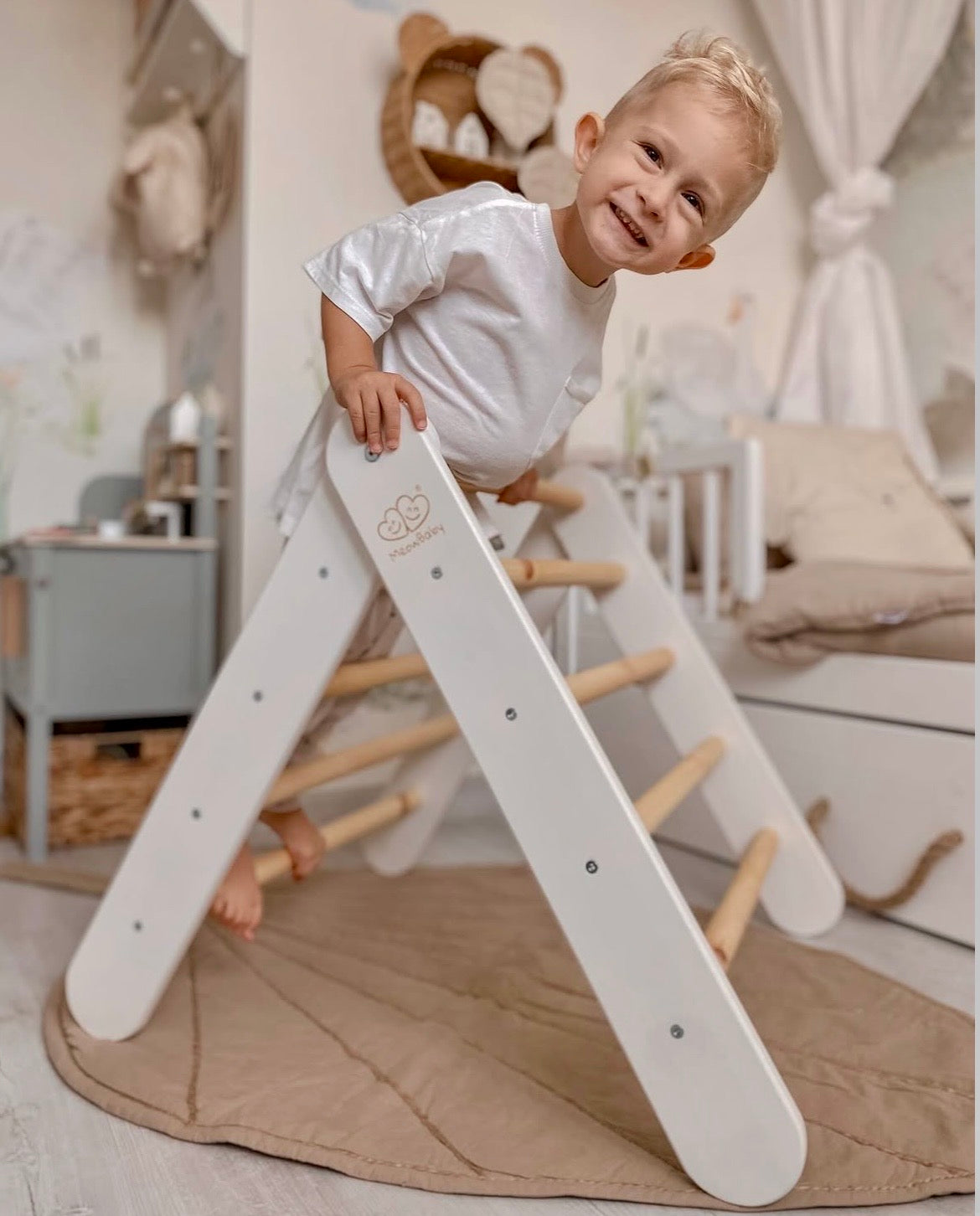 Triangle de Pikler en bois, avec option cabane