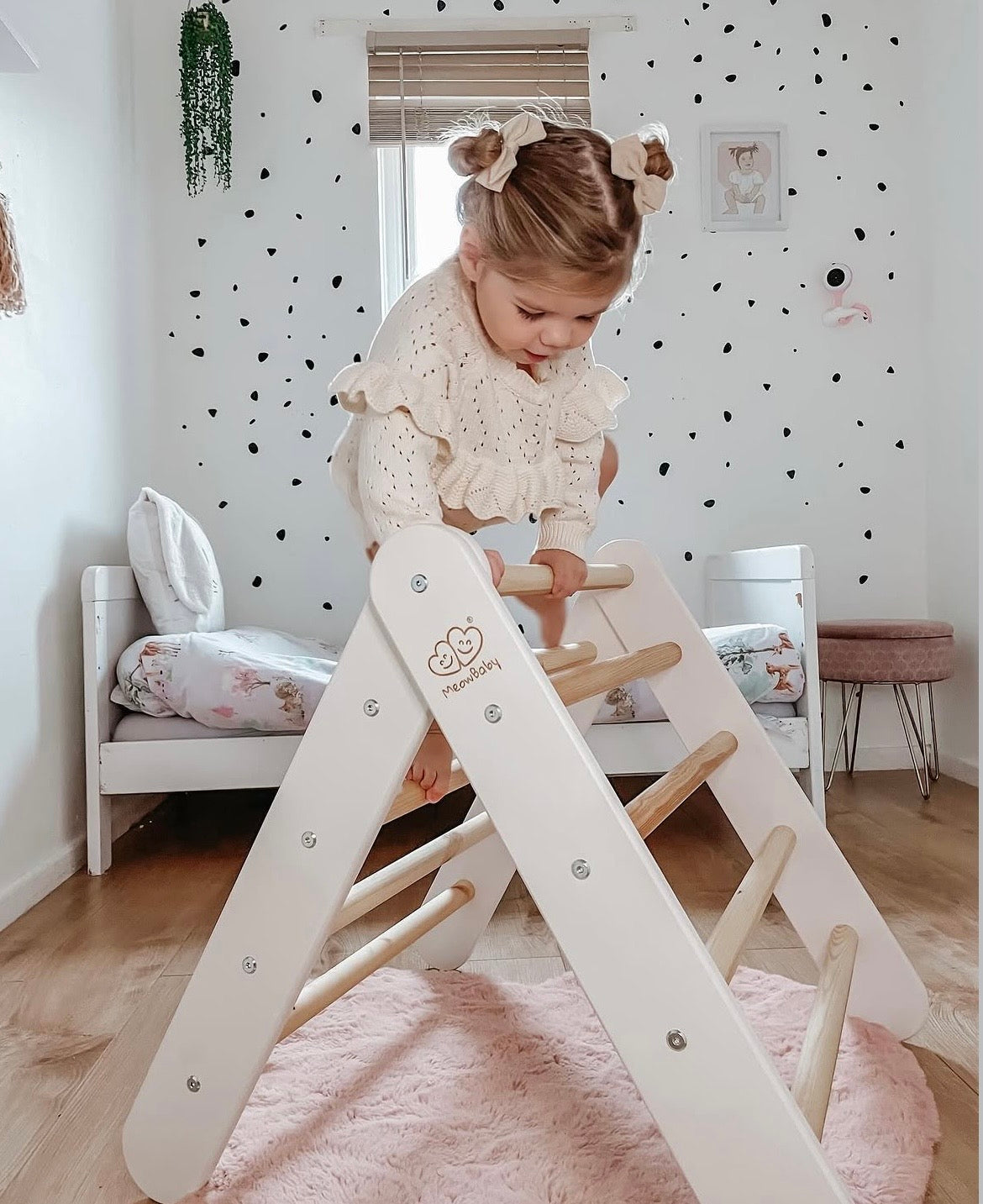 Triangle de Pikler en bois, avec option cabane