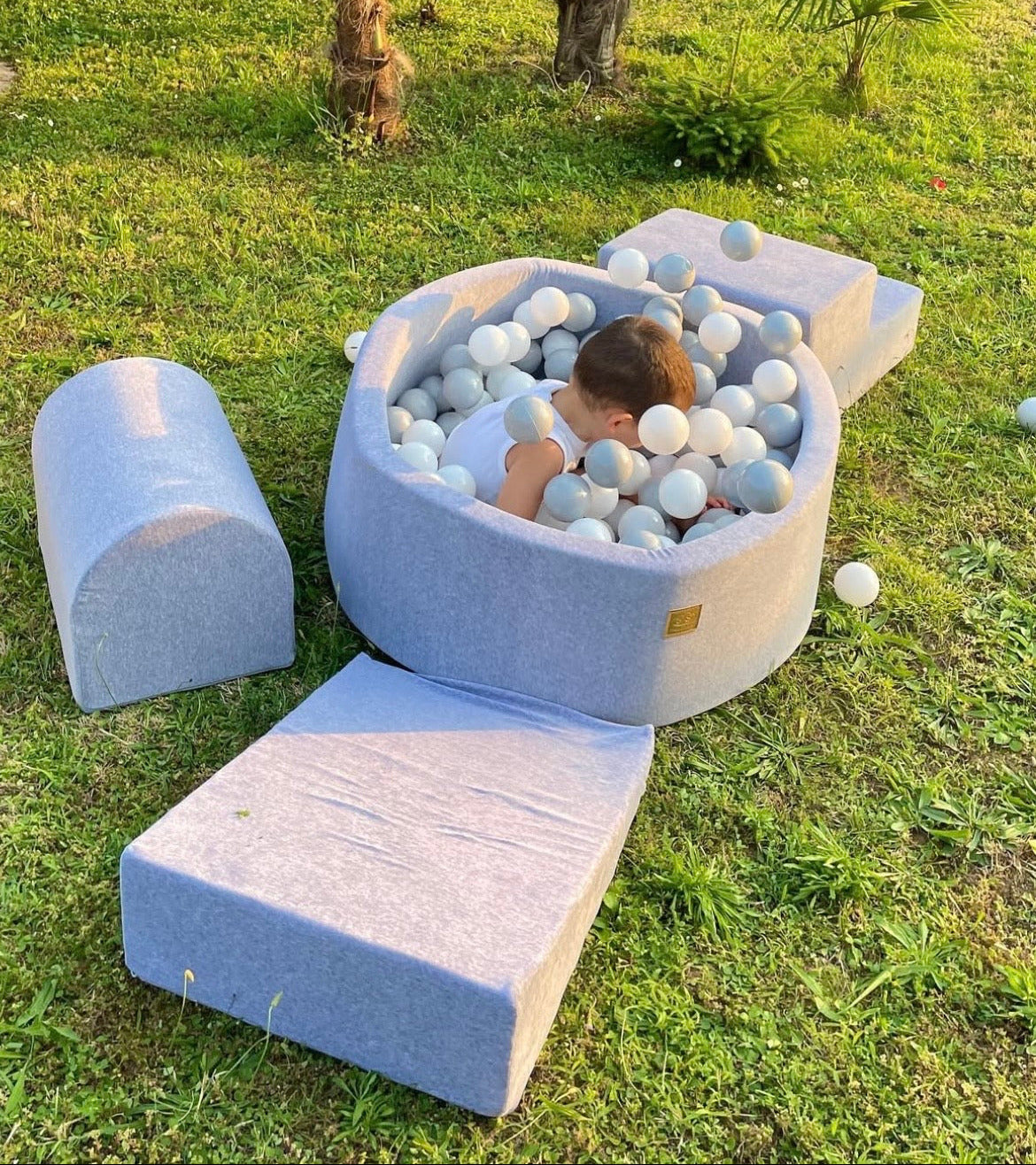 Piscine à balles ronde 90x30 cm en velours, 200 balles - Gris | Balles au choix