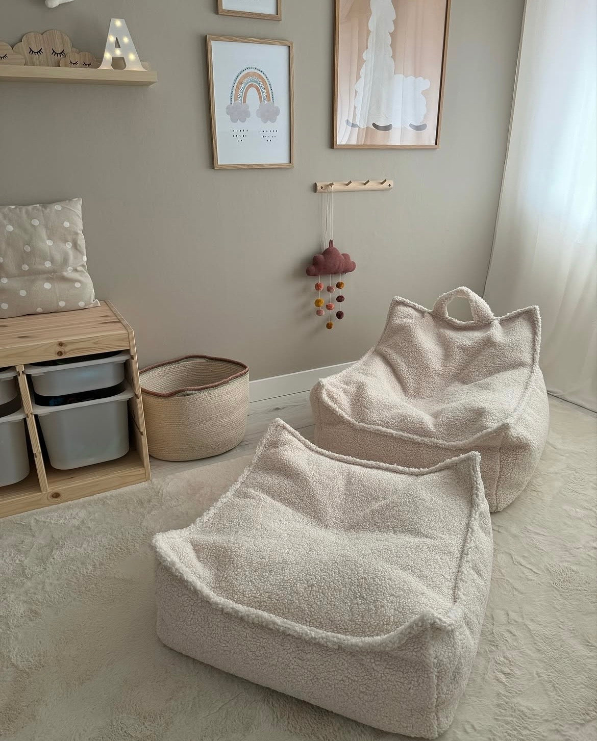 Coussin de sol carré en peluche Bearly