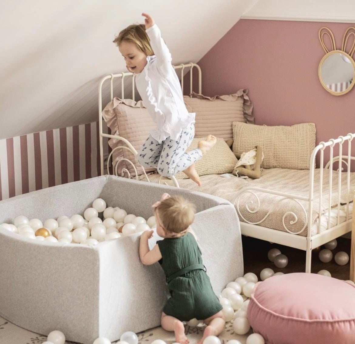 Piscine à balles carrée 110x110 cm en jersey, 400 balles - Gris clair | Balles au choix