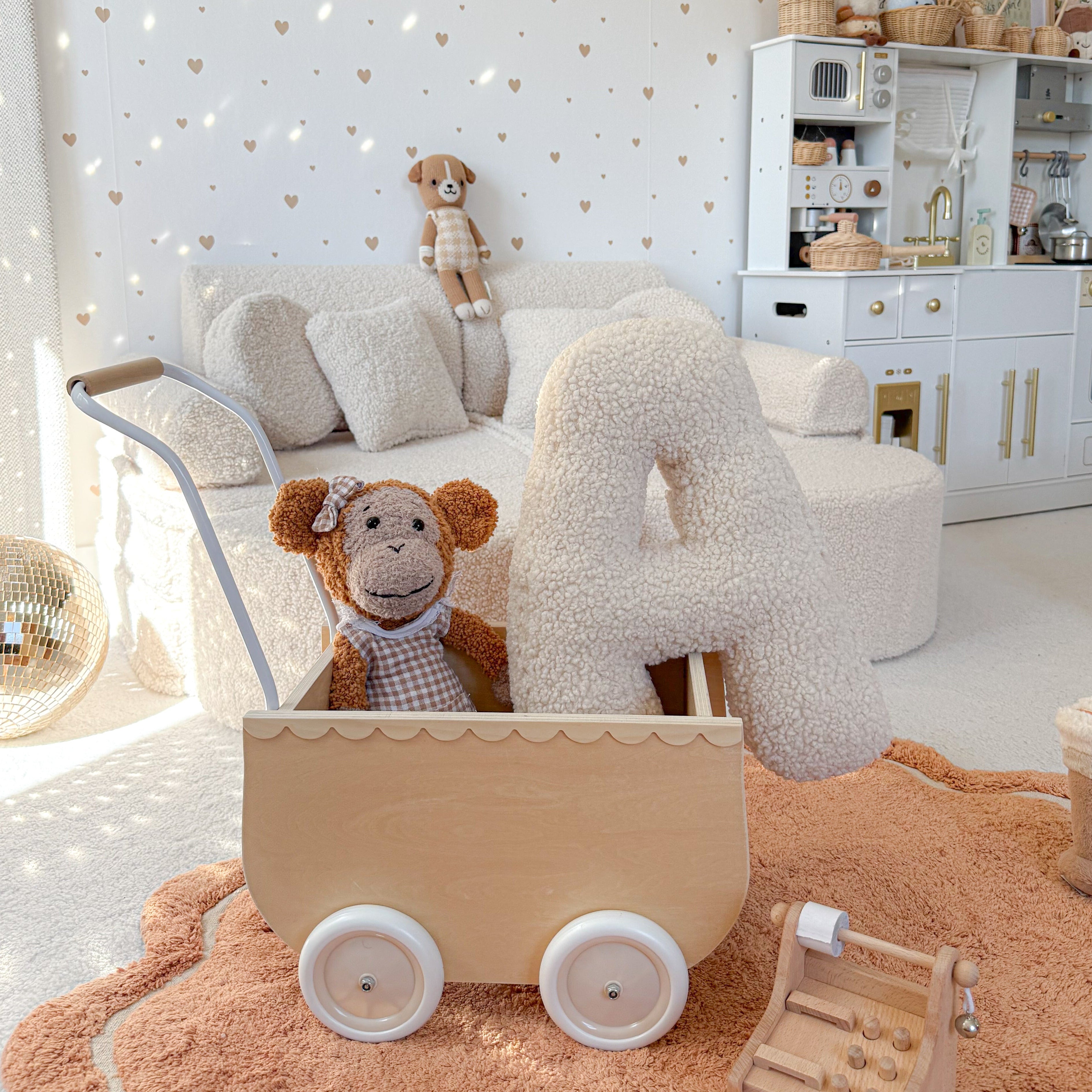 Coussin Alphabet en peluche Bearly – Crème | Lettre au choix