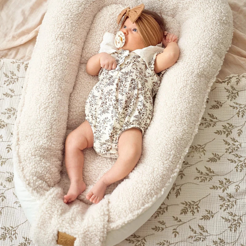 Nid d’ange, réducteur de lit pour bébé en peluche Bearly