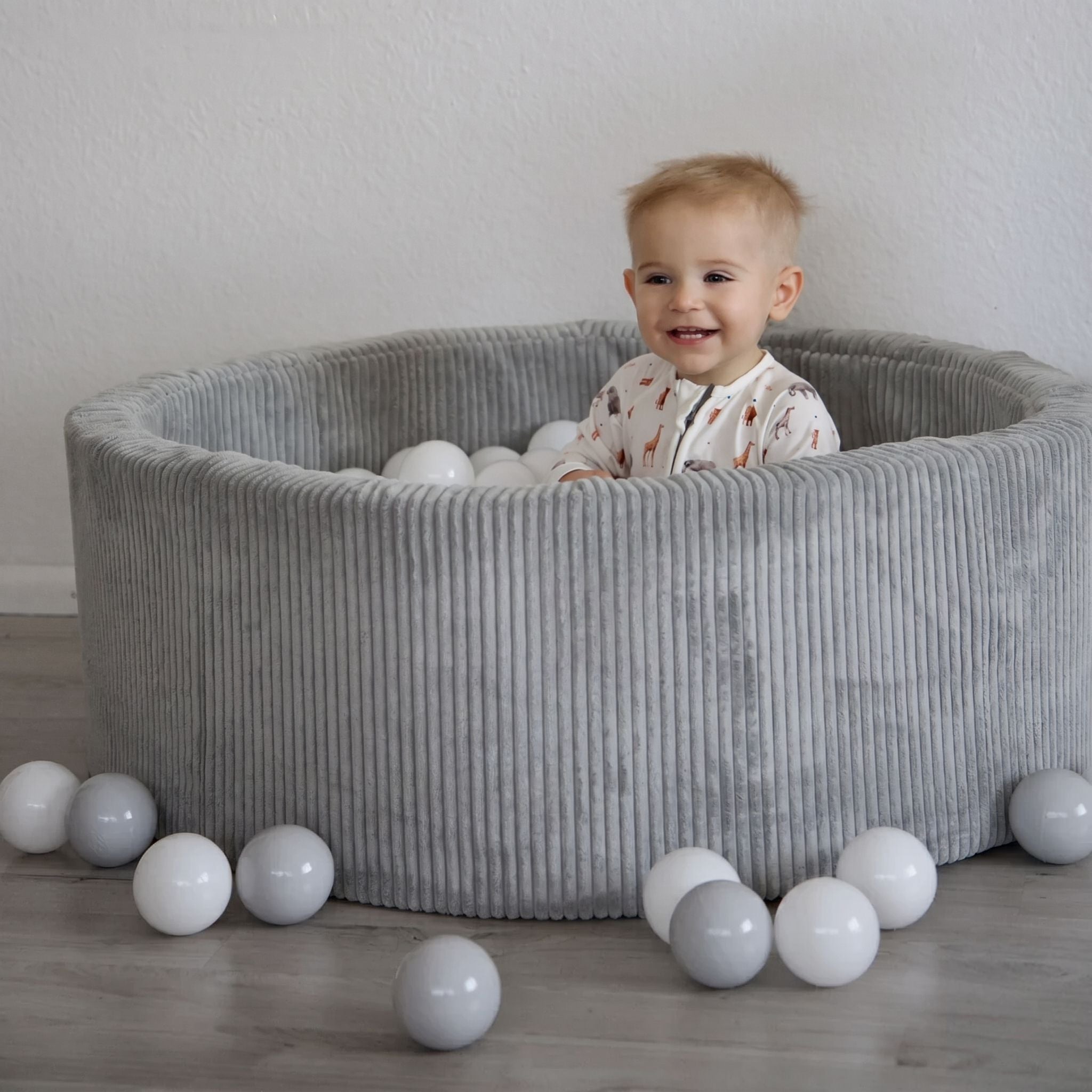 Piscine à balles Aesthetic ronde 90x30 cm en velours Corduroy à larges côtes Aesthetic, 200 balles - Gris | Balles au choix