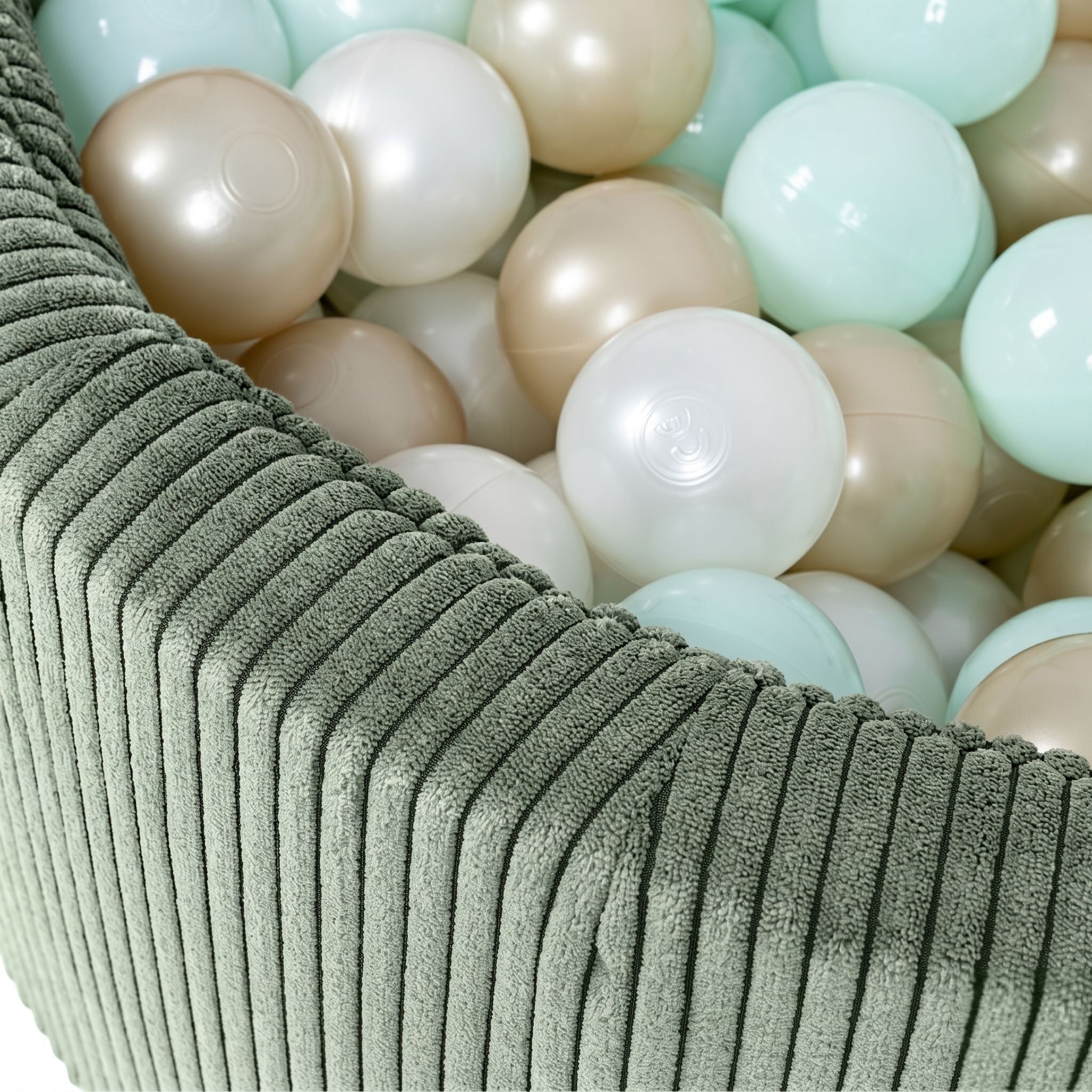 Piscine à balles Aesthetic ronde 90x30 cm en velours Corduroy à larges côtes Aesthetic, 200 balles - Olive | Balles au choix