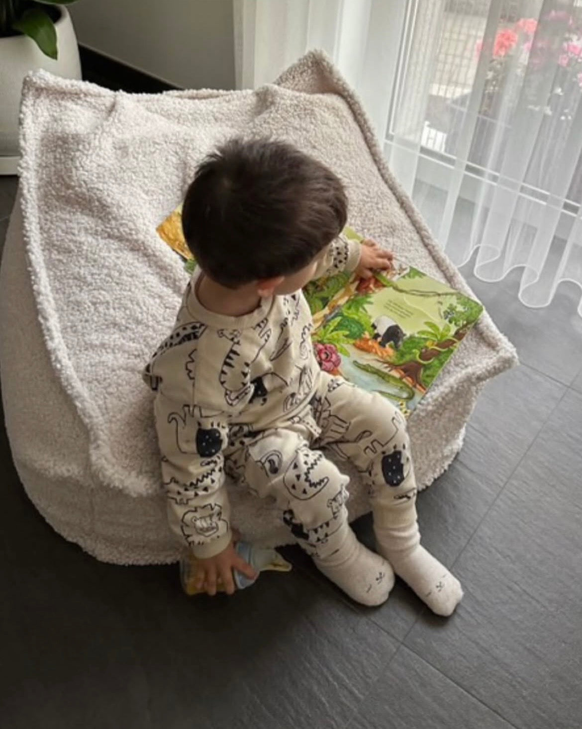 Pouf carré en peluche Bearly