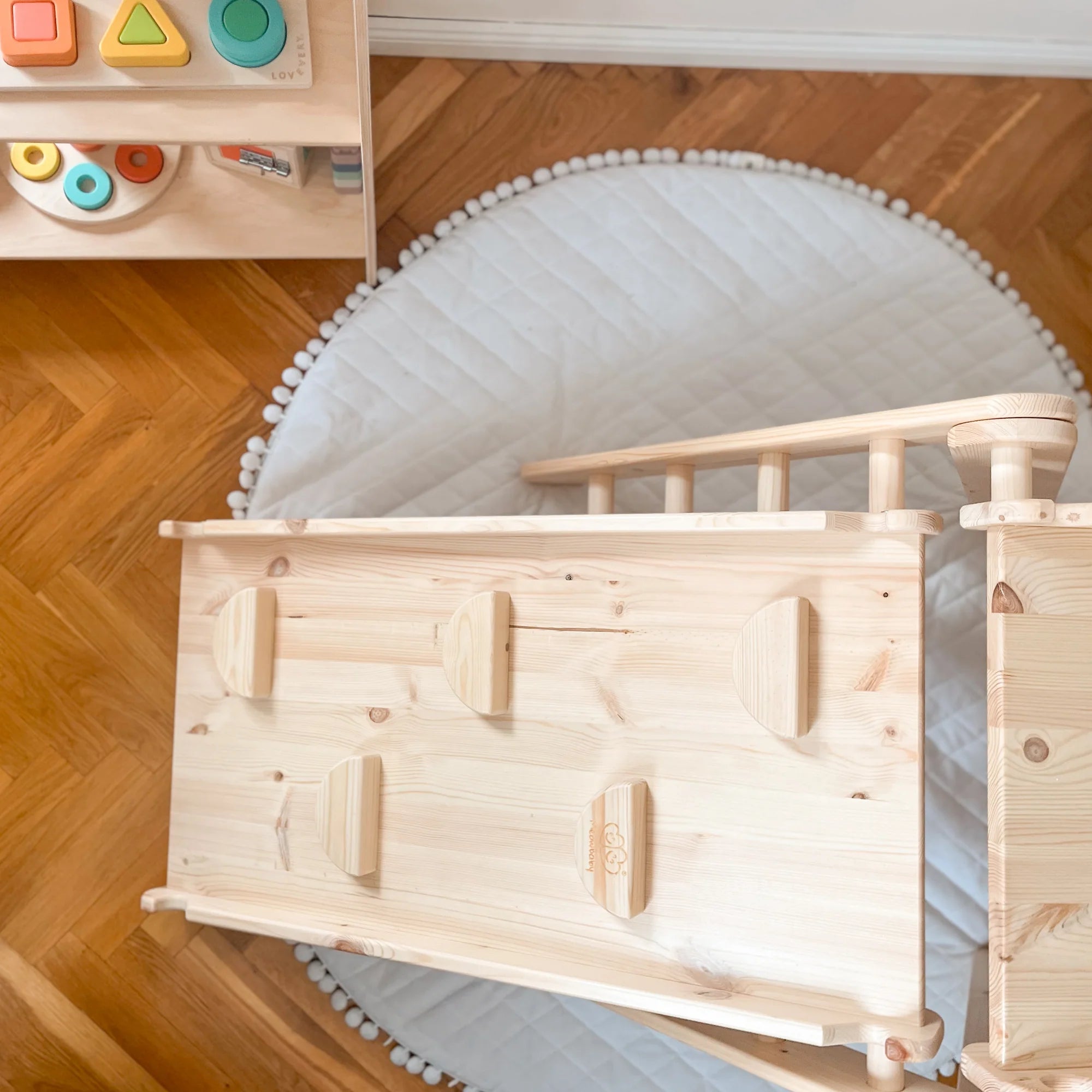 Triangle de Pikler en bois avec rampe