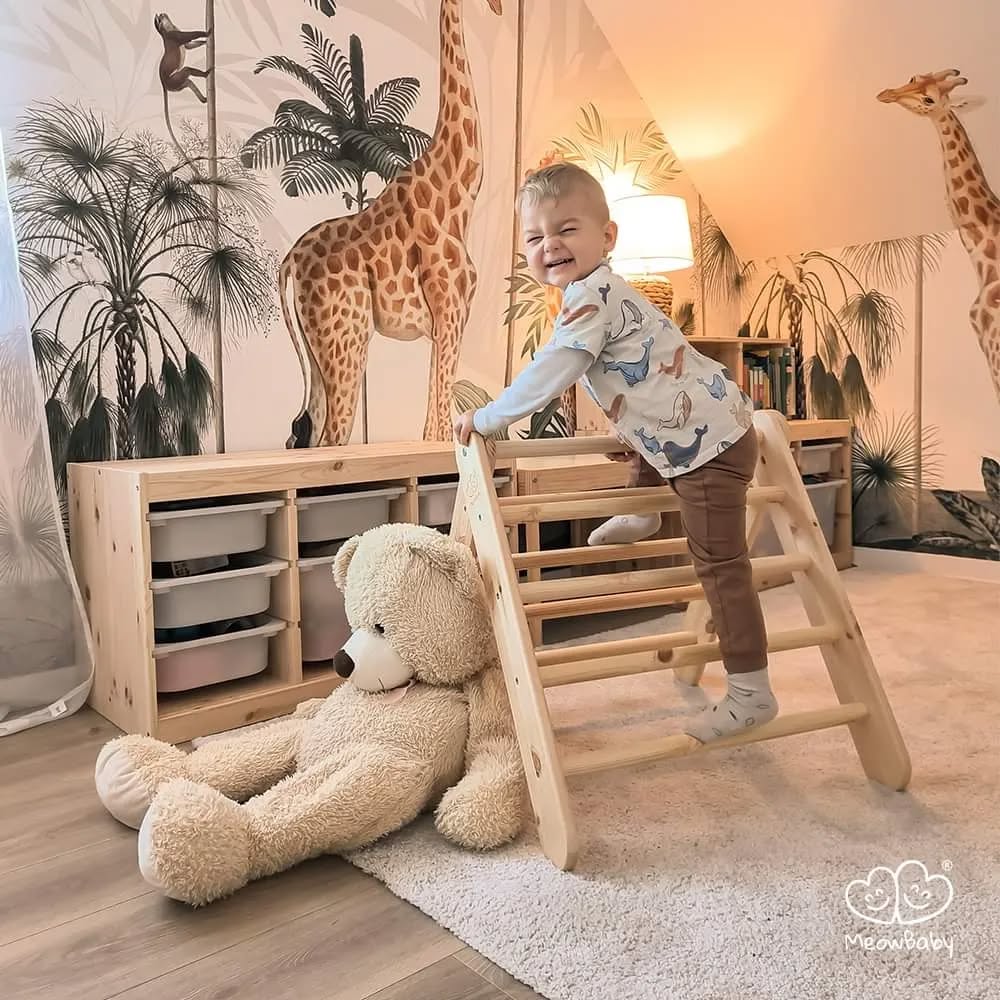 Triangle de Pikler en bois avec rampe