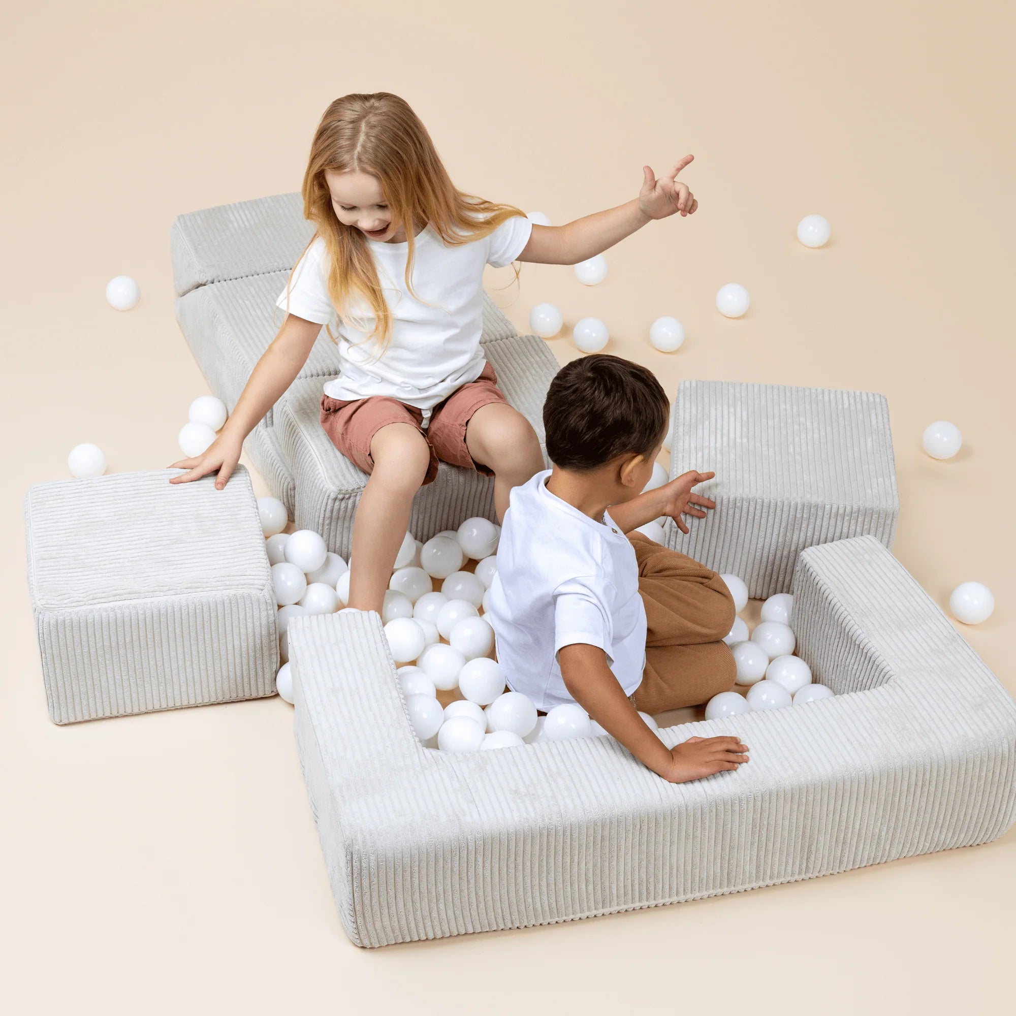 Canapé de jeu modulable Brick 100cm en velours Corduroy à larges côtes Aesthetic | 6 Pièces