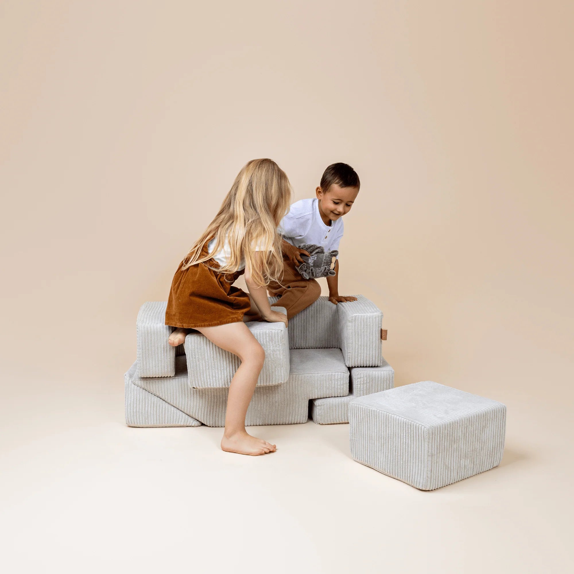 Canapé de jeu modulable Brick 100cm en velours Corduroy à larges côtes Aesthetic | 6 Pièces