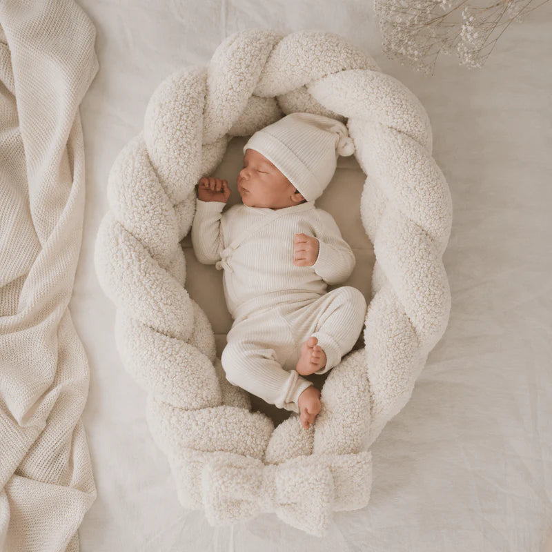 Cocon, réducteur de lit pour bébé en peluche Bearly