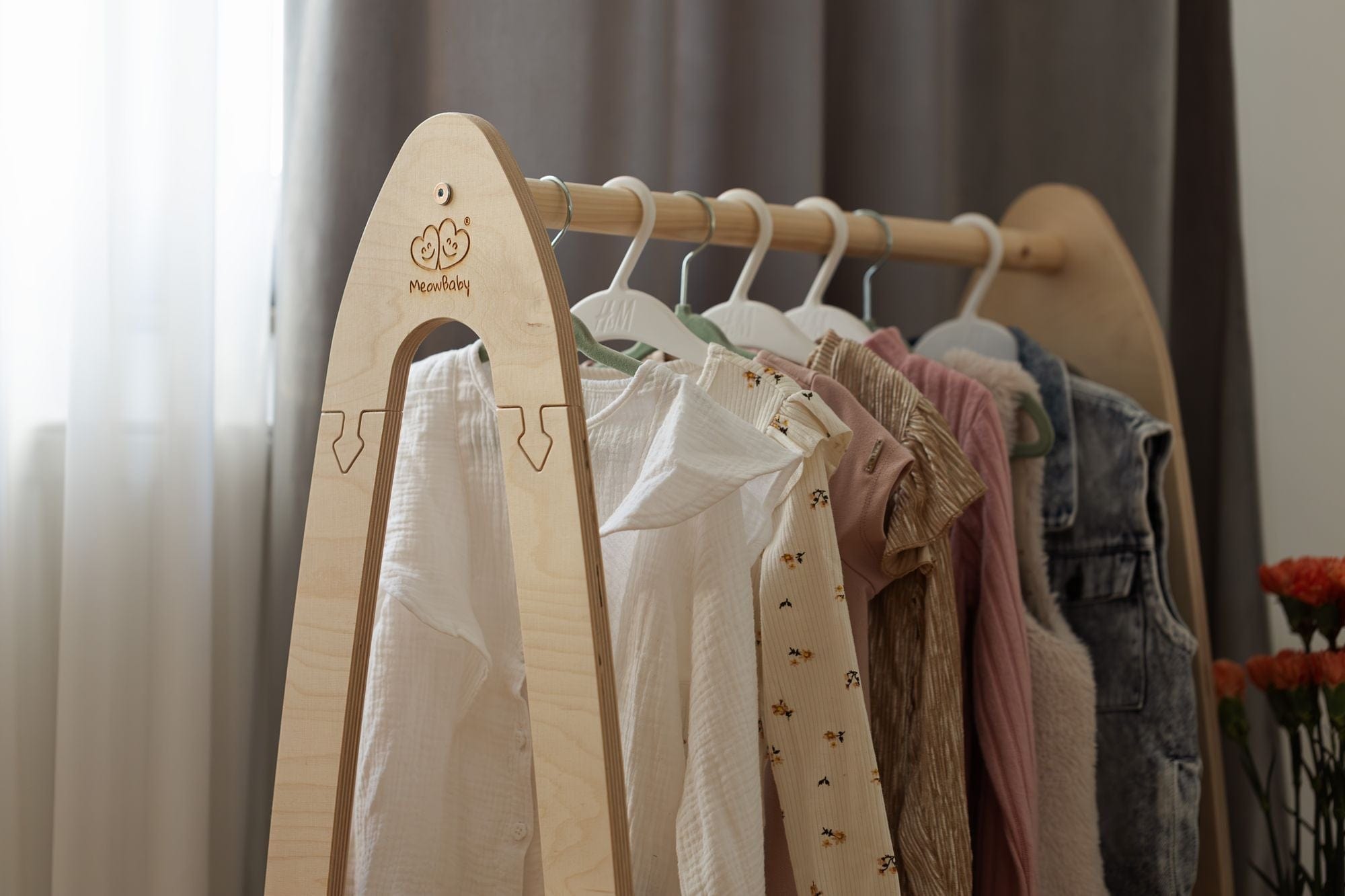 Meowbaby Soft Hanger - Wooden Clothes Rail With Shelve For Kids Bedroom