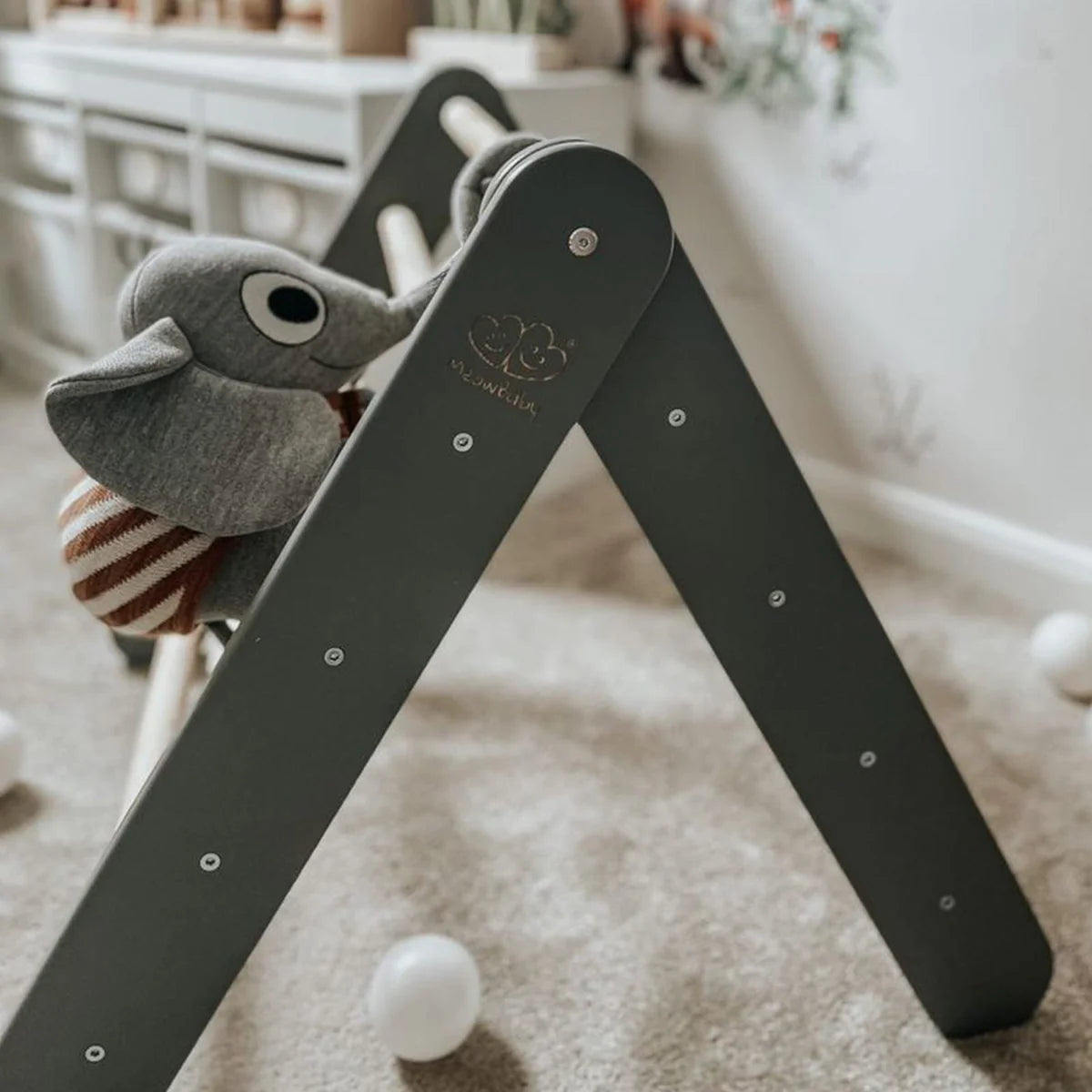 Triangle de Pikler en bois, avec option tente